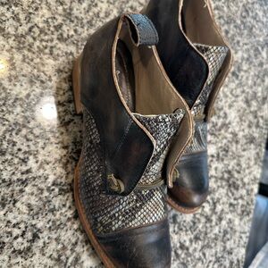 Stylish Women's Leather Ankle Boots